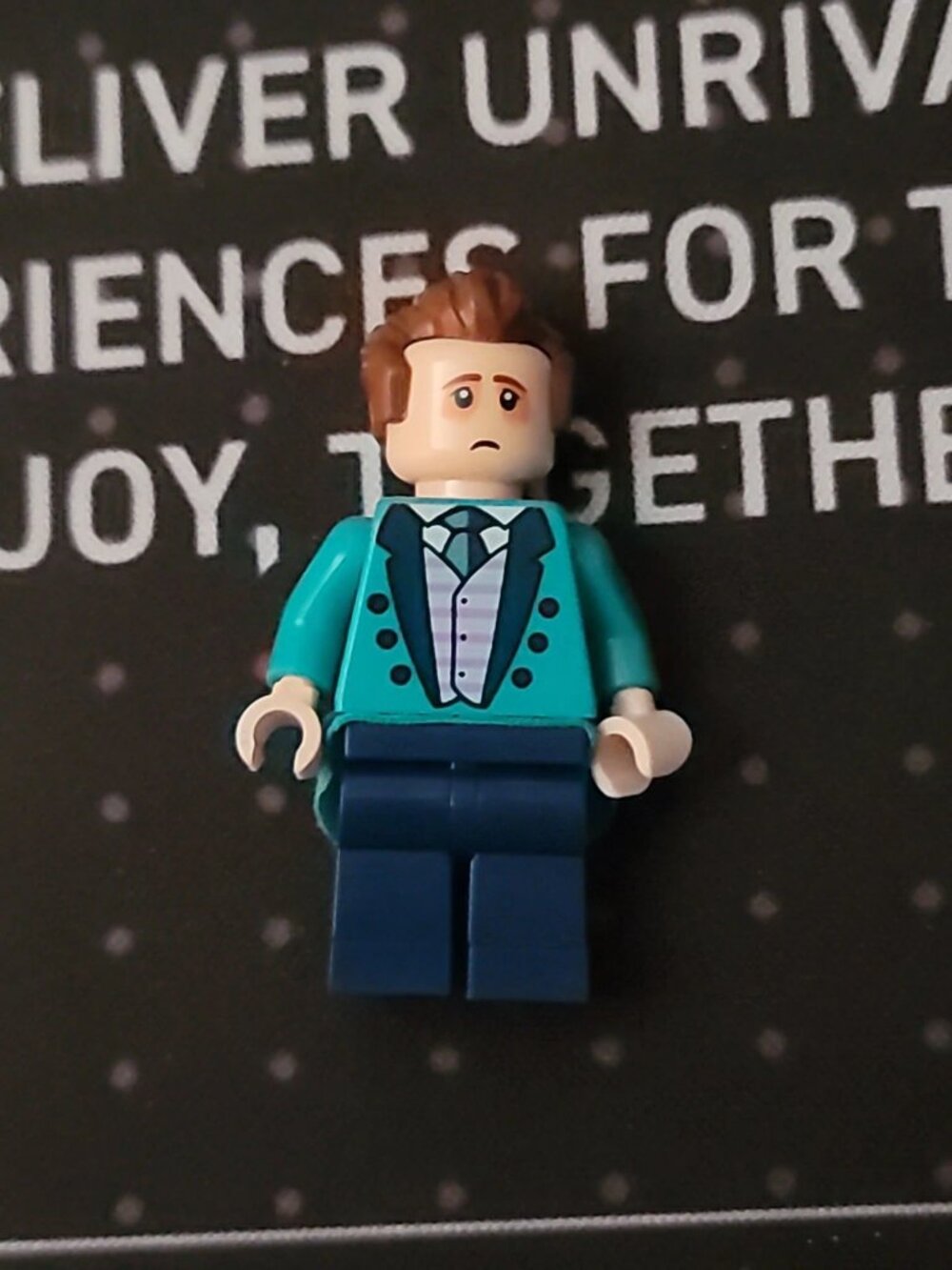 LEGO Disney Haunted Mansion Butler Minifigure Complete w/ Coattails 40521 DIS081